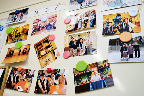事務室の壁に貼られているのは、野田さまが撮影した写真。