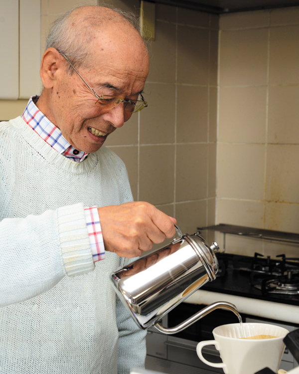 最近コーヒーを淹れることにはまっていて、道具も揃っています。